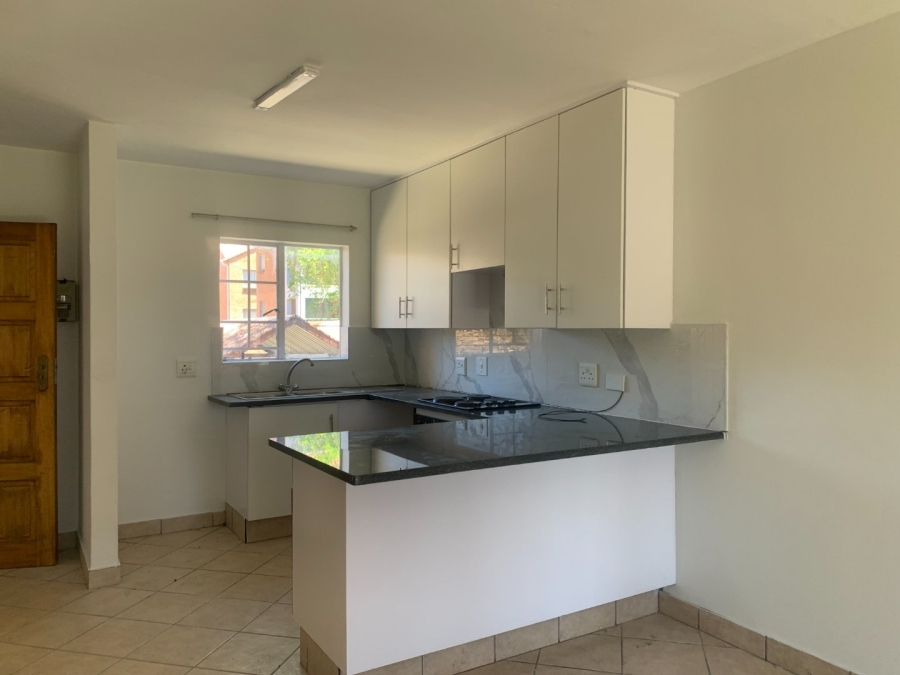 To Let 2 Bedroom Property for Rent in Vorna Valley Gauteng