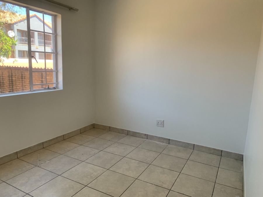 To Let 2 Bedroom Property for Rent in Vorna Valley Gauteng