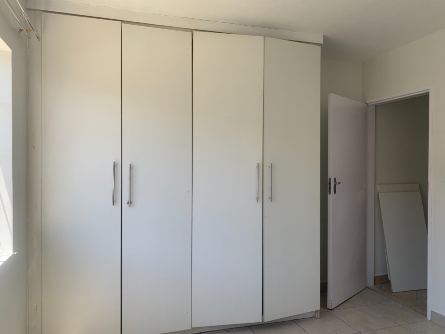 To Let 2 Bedroom Property for Rent in Vorna Valley Gauteng