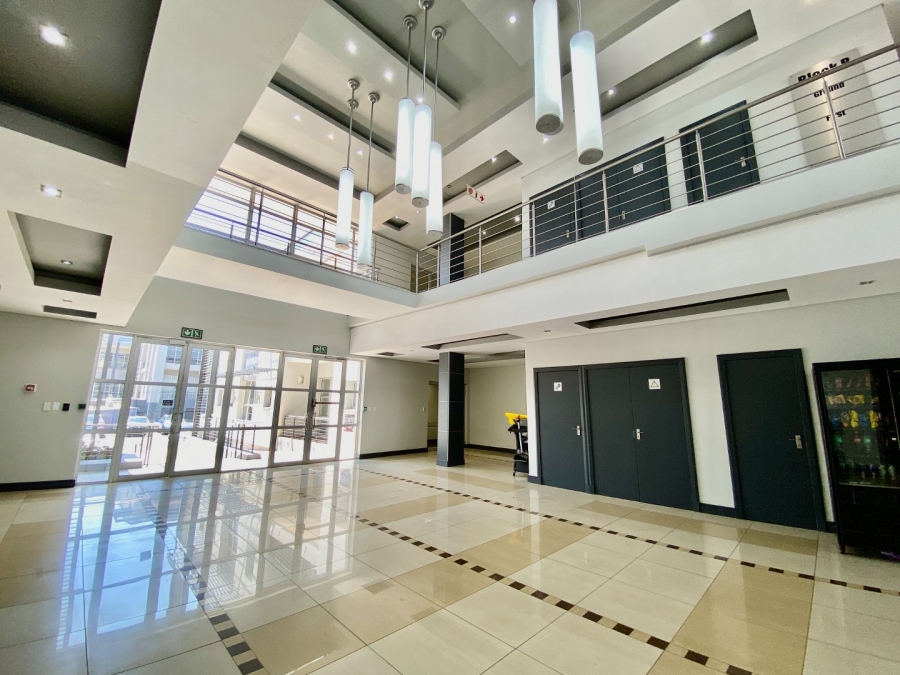 To Let Commercial Property for Rent in Die Hoewes Gauteng