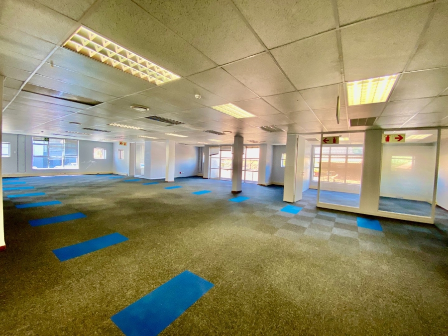 To Let Commercial Property for Rent in Die Hoewes Gauteng
