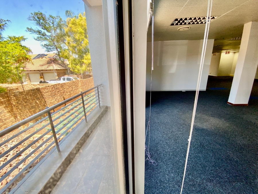 To Let Commercial Property for Rent in Die Hoewes Gauteng