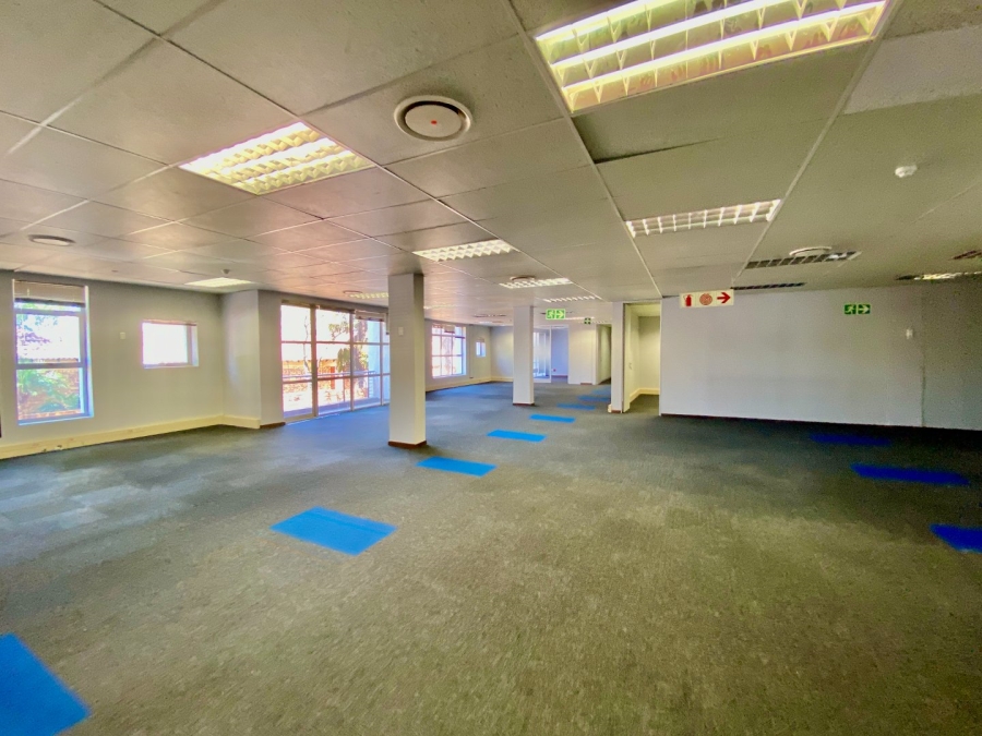 To Let Commercial Property for Rent in Die Hoewes Gauteng