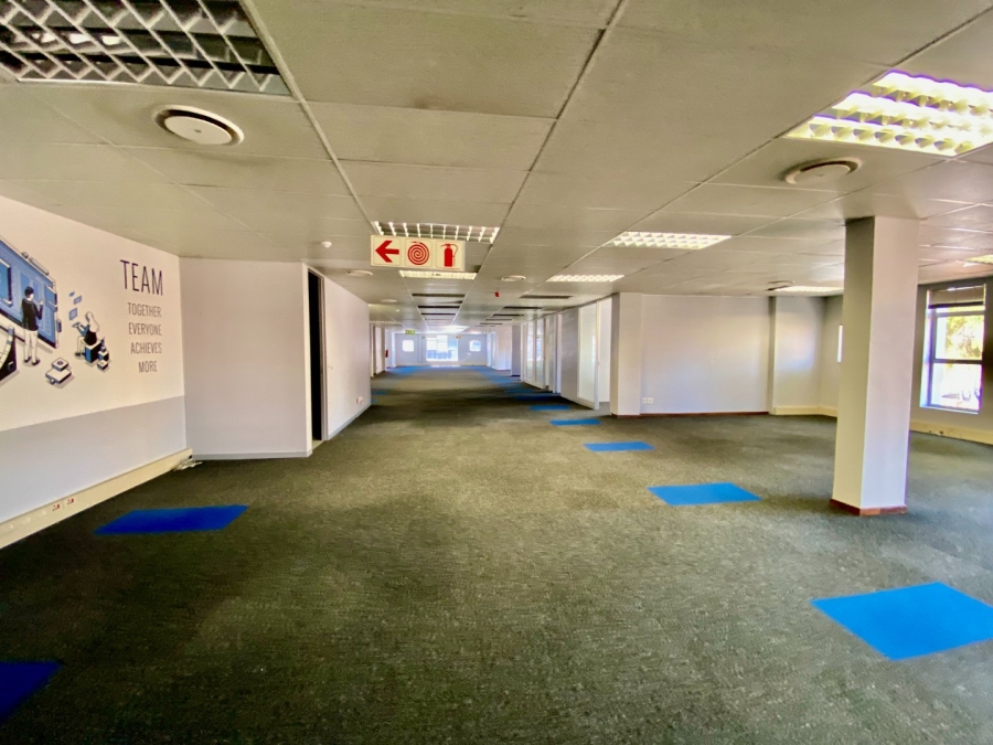 To Let Commercial Property for Rent in Die Hoewes Gauteng