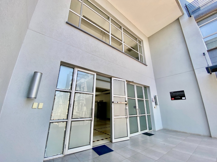To Let Commercial Property for Rent in Die Hoewes Gauteng