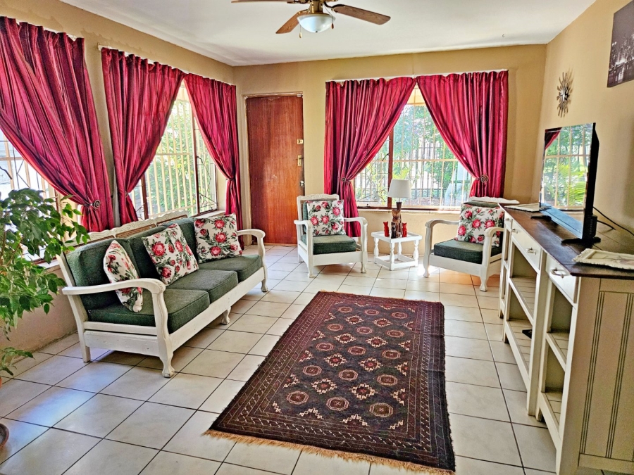 5 Bedroom Property for Sale in Birchleigh Gauteng