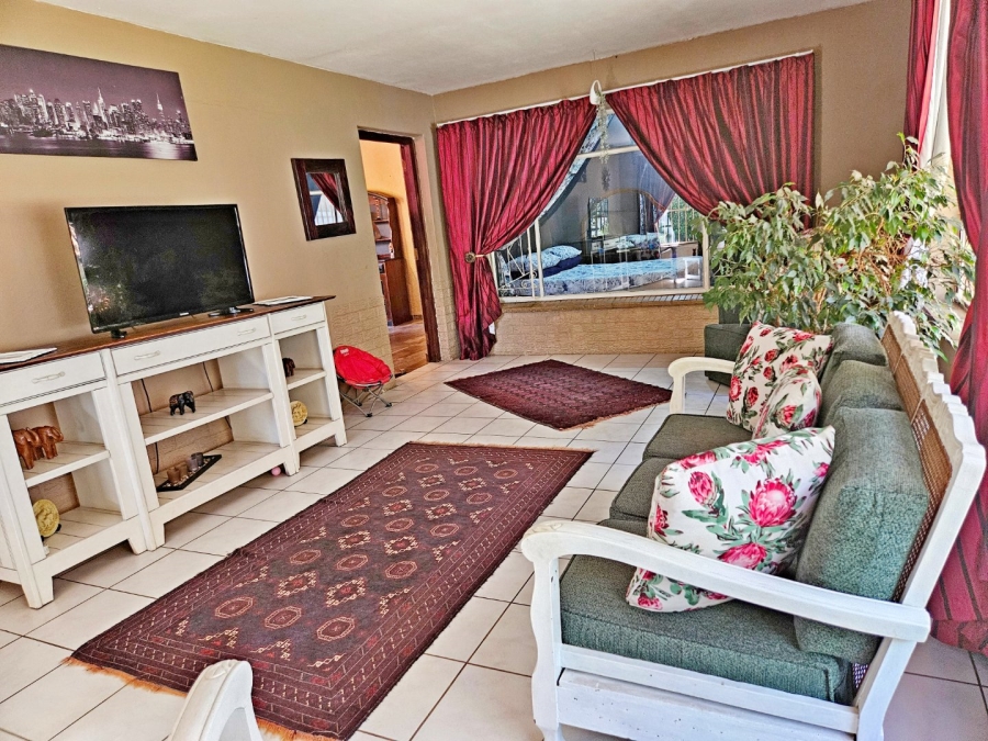 5 Bedroom Property for Sale in Birchleigh Gauteng