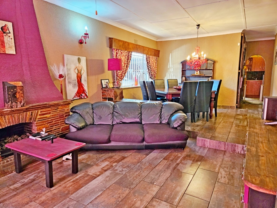 5 Bedroom Property for Sale in Birchleigh Gauteng