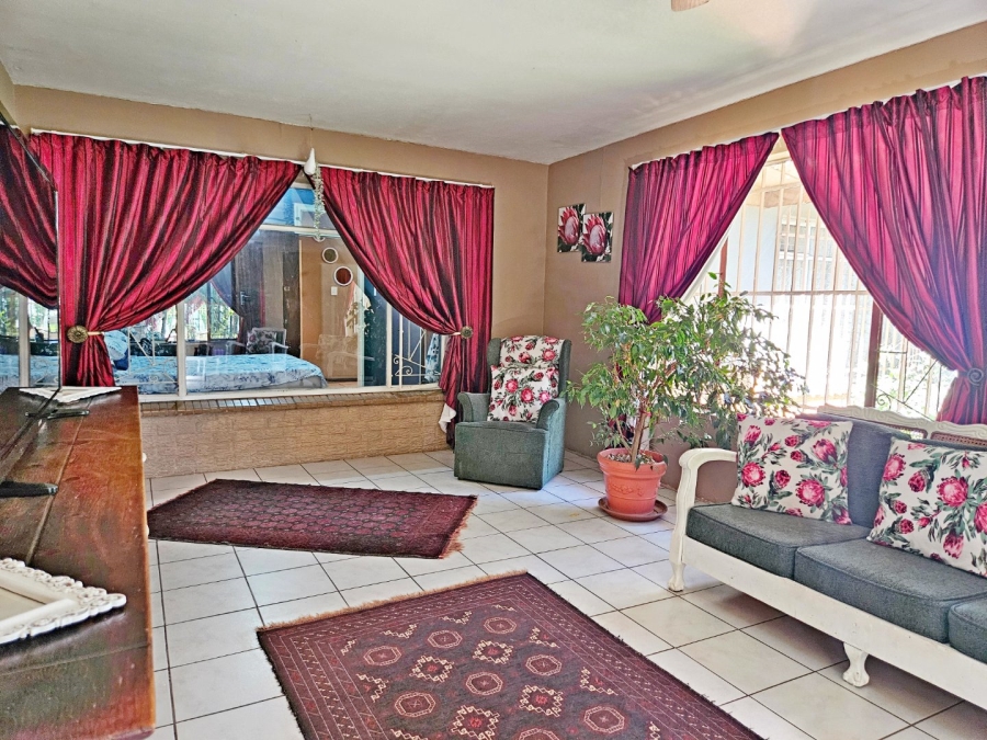 5 Bedroom Property for Sale in Birchleigh Gauteng