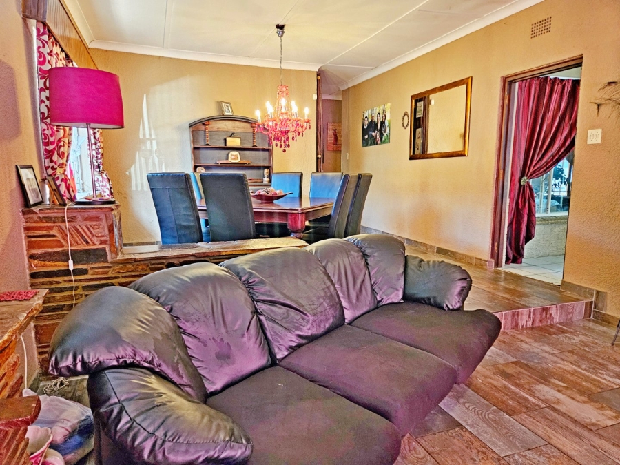 5 Bedroom Property for Sale in Birchleigh Gauteng