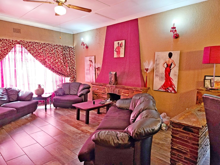 5 Bedroom Property for Sale in Birchleigh Gauteng