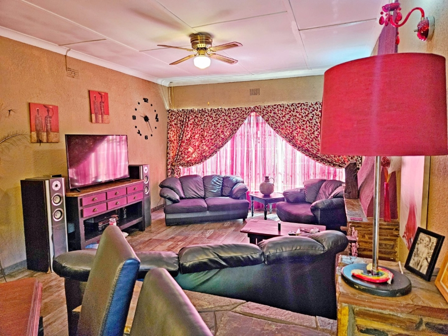 5 Bedroom Property for Sale in Birchleigh Gauteng