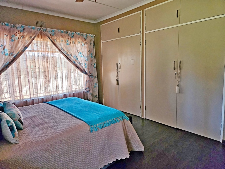 5 Bedroom Property for Sale in Birchleigh Gauteng