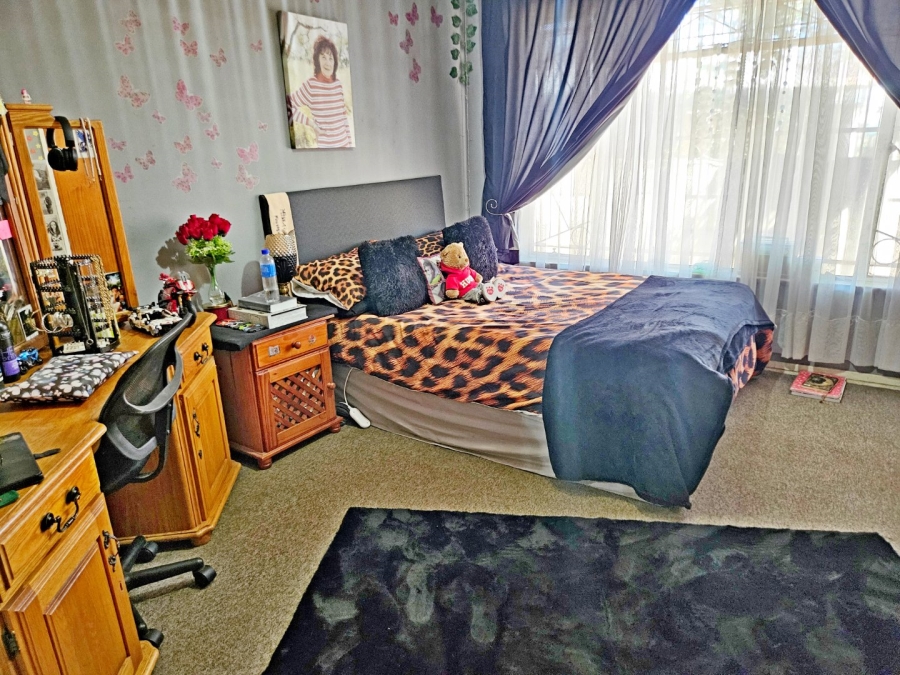 5 Bedroom Property for Sale in Birchleigh Gauteng