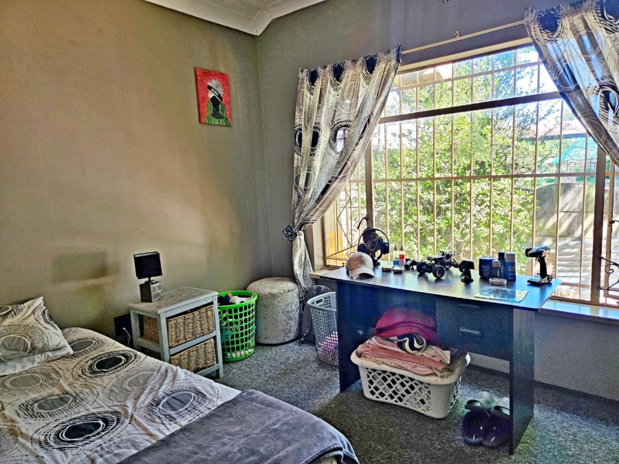 5 Bedroom Property for Sale in Birchleigh Gauteng