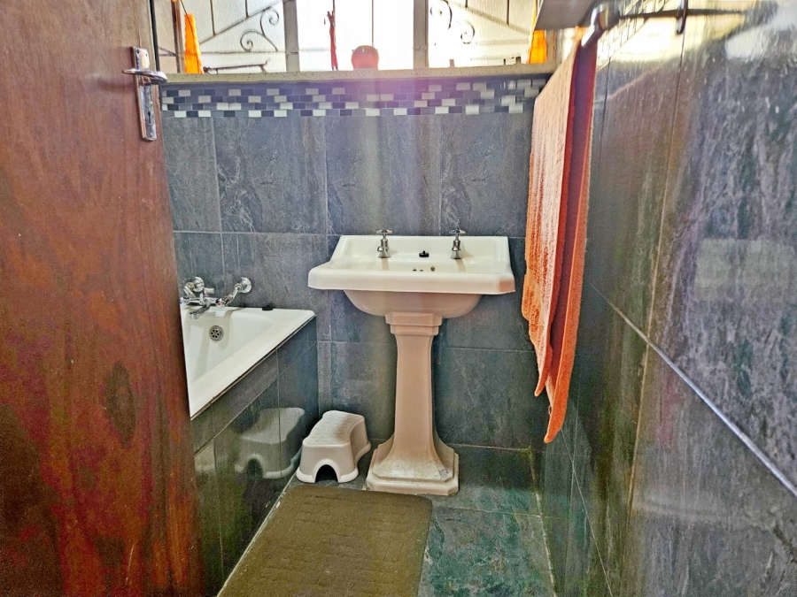 5 Bedroom Property for Sale in Birchleigh Gauteng