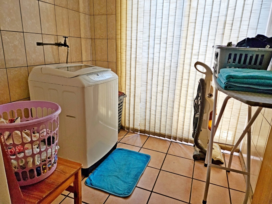 5 Bedroom Property for Sale in Birchleigh Gauteng