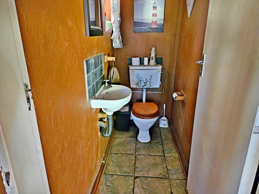 5 Bedroom Property for Sale in Birchleigh Gauteng