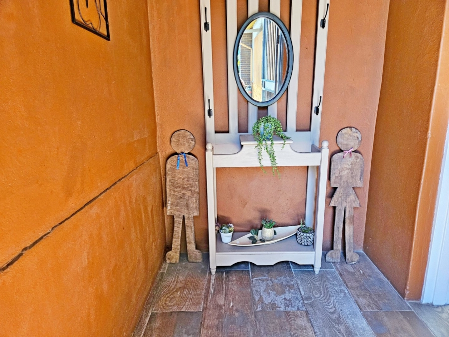 5 Bedroom Property for Sale in Birchleigh Gauteng