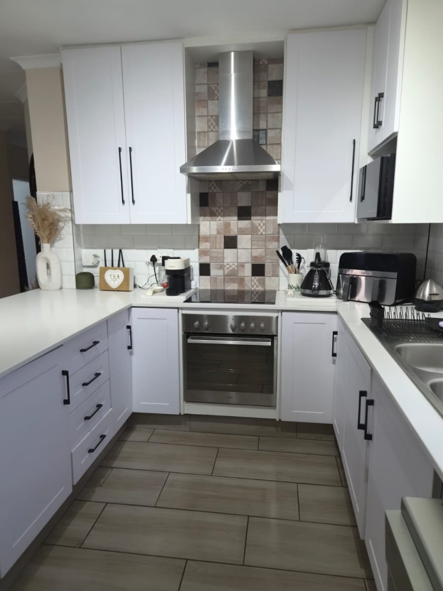 To Let 3 Bedroom Property for Rent in Eco Park Gauteng