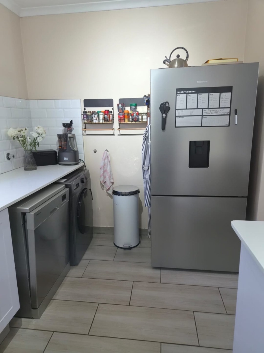 To Let 3 Bedroom Property for Rent in Eco Park Gauteng