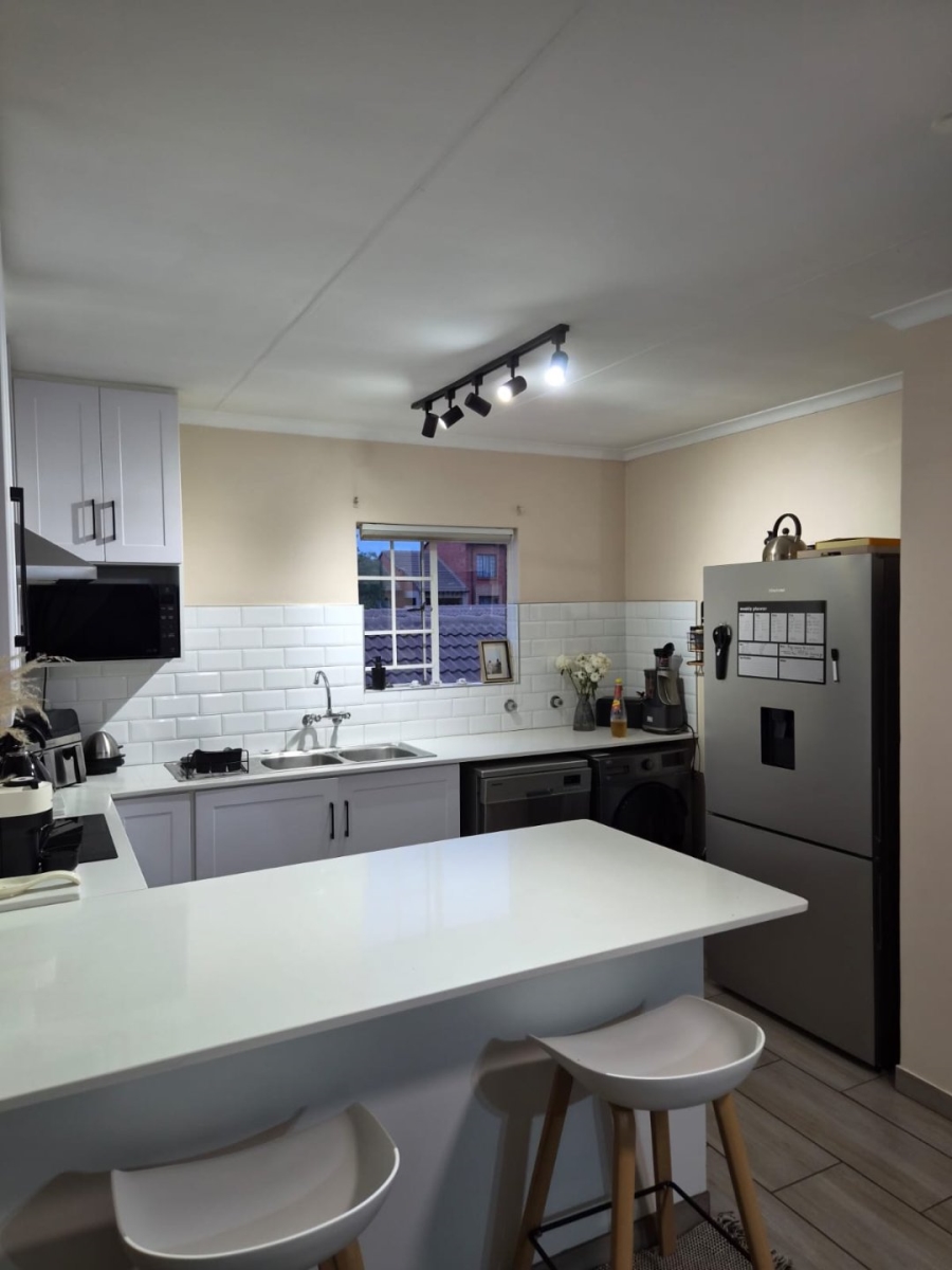 To Let 3 Bedroom Property for Rent in Eco Park Gauteng