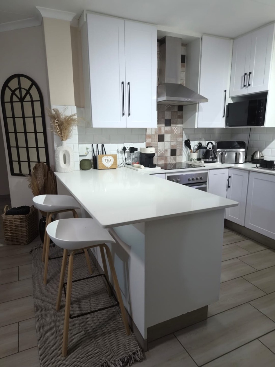 To Let 3 Bedroom Property for Rent in Eco Park Gauteng