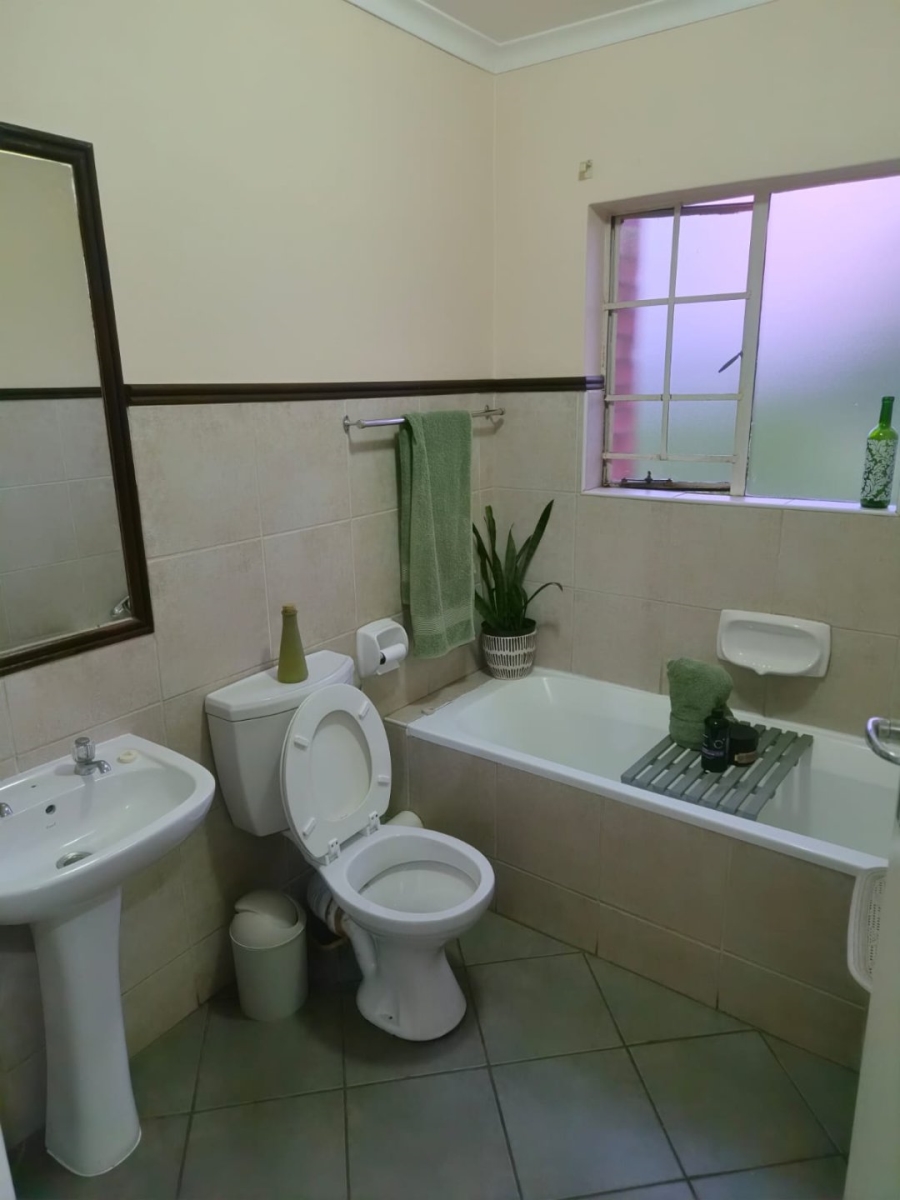 To Let 3 Bedroom Property for Rent in Eco Park Gauteng