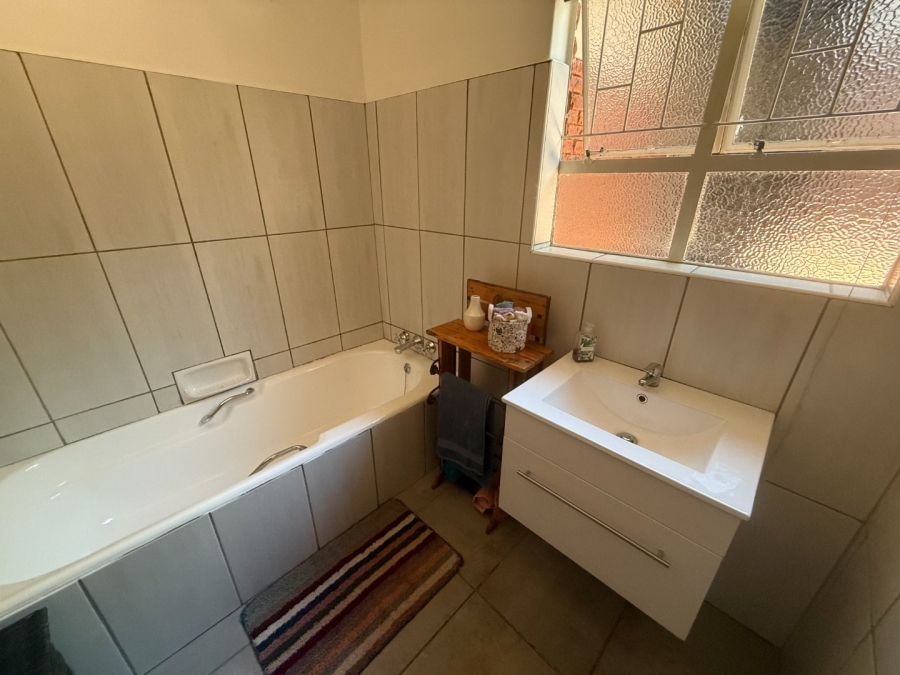 4 Bedroom Property for Sale in Doringkloof Gauteng