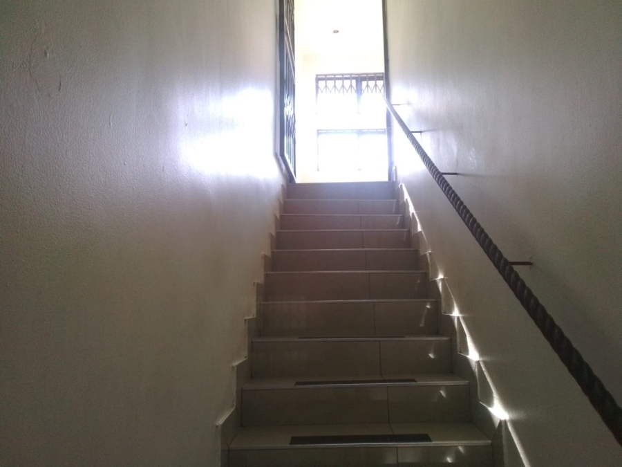 To Let 5 Bedroom Property for Rent in Glen Marais Gauteng