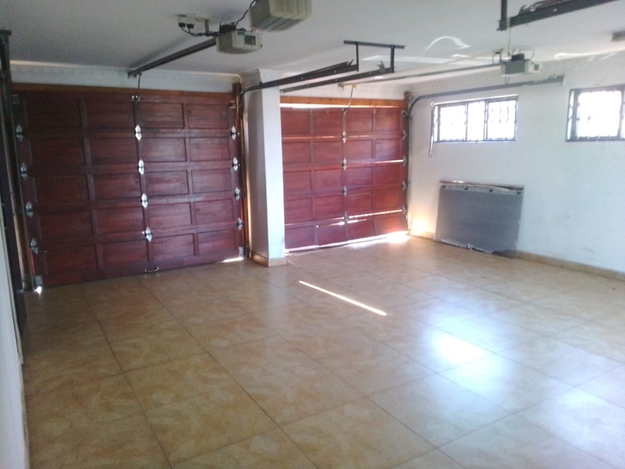 To Let 5 Bedroom Property for Rent in Glen Marais Gauteng