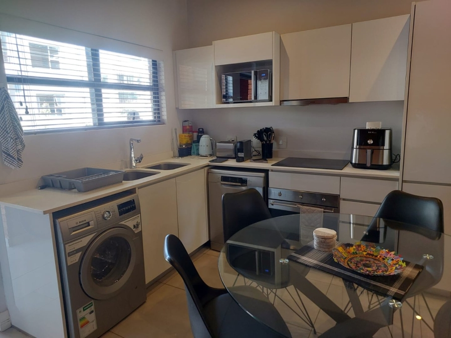 To Let 2 Bedroom Property for Rent in Melrose North Gauteng
