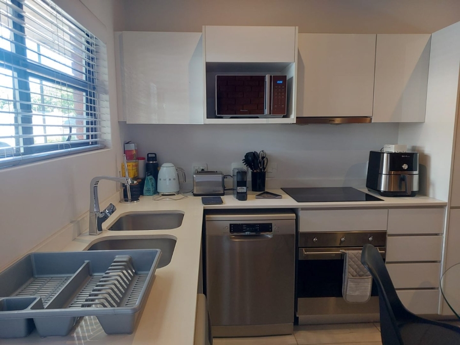 To Let 2 Bedroom Property for Rent in Melrose North Gauteng
