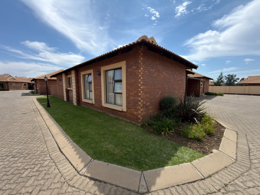 3 Bedroom Property for Sale in Helderwyk Gauteng
