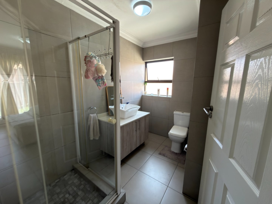 2 Bedroom Property for Sale in Helderwyk Gauteng