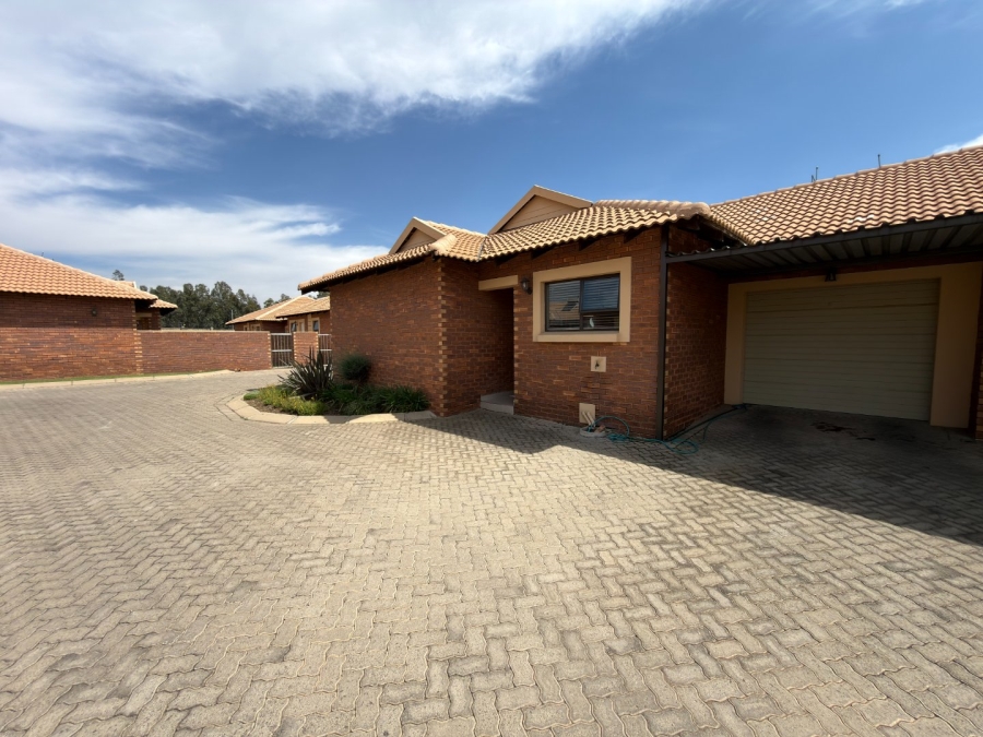 2 Bedroom Property for Sale in Helderwyk Gauteng