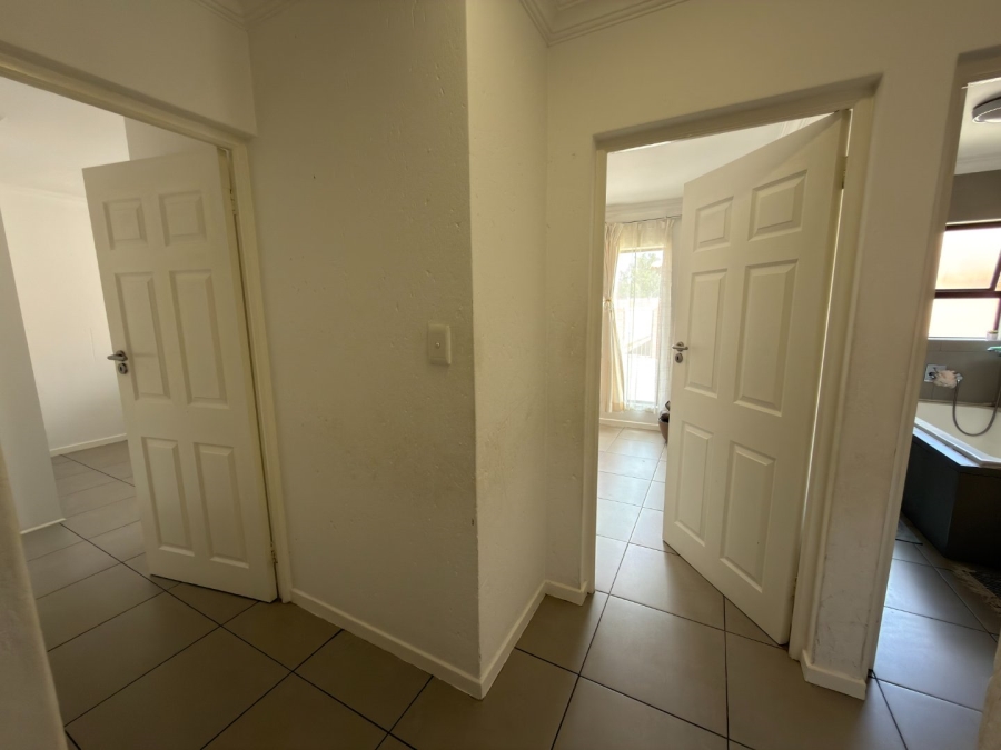 2 Bedroom Property for Sale in Helderwyk Gauteng
