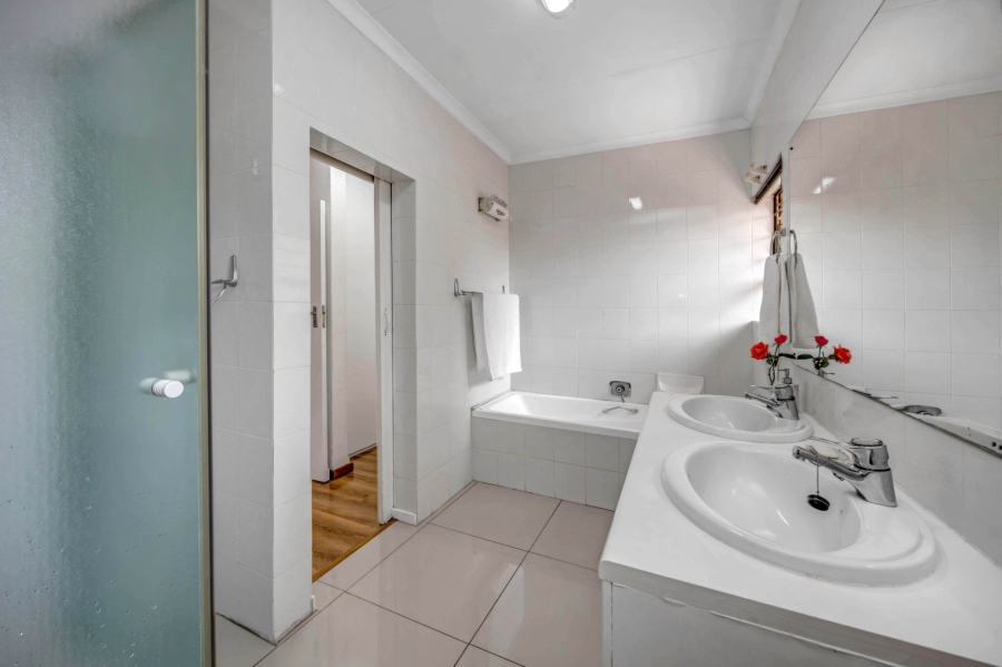 4 Bedroom Property for Sale in Edenburg Gauteng