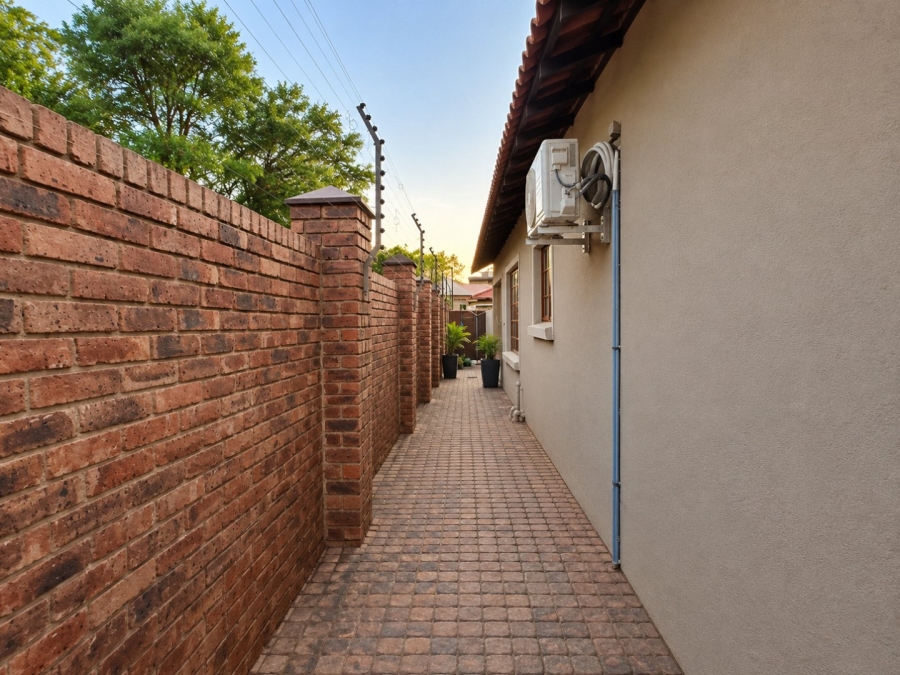 3 Bedroom Property for Sale in Pierre Van Ryneveld Gauteng