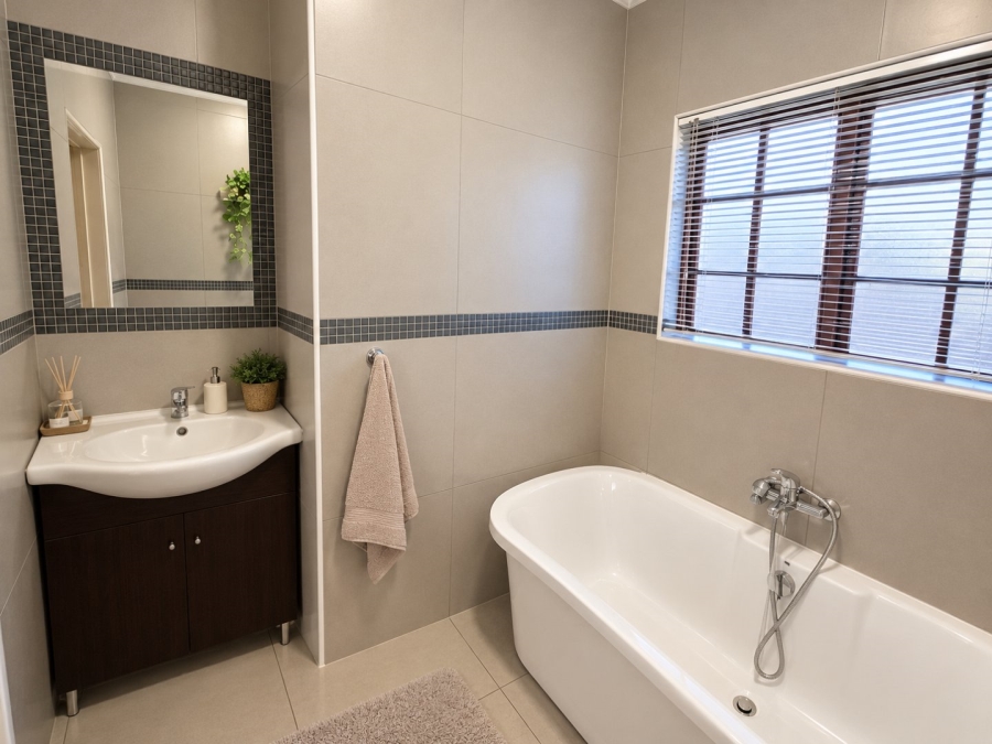 3 Bedroom Property for Sale in Pierre Van Ryneveld Gauteng