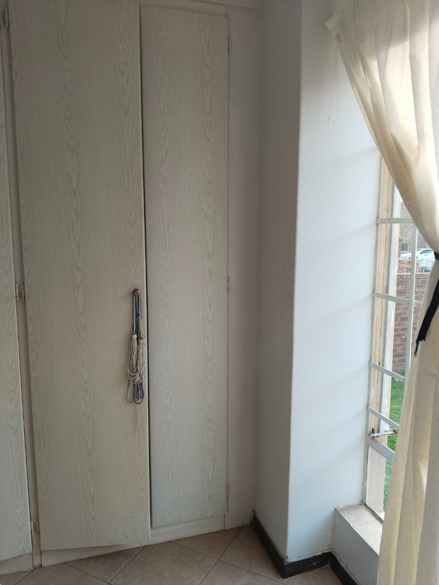 2 Bedroom Property for Sale in Mooikloof Ridge Gauteng