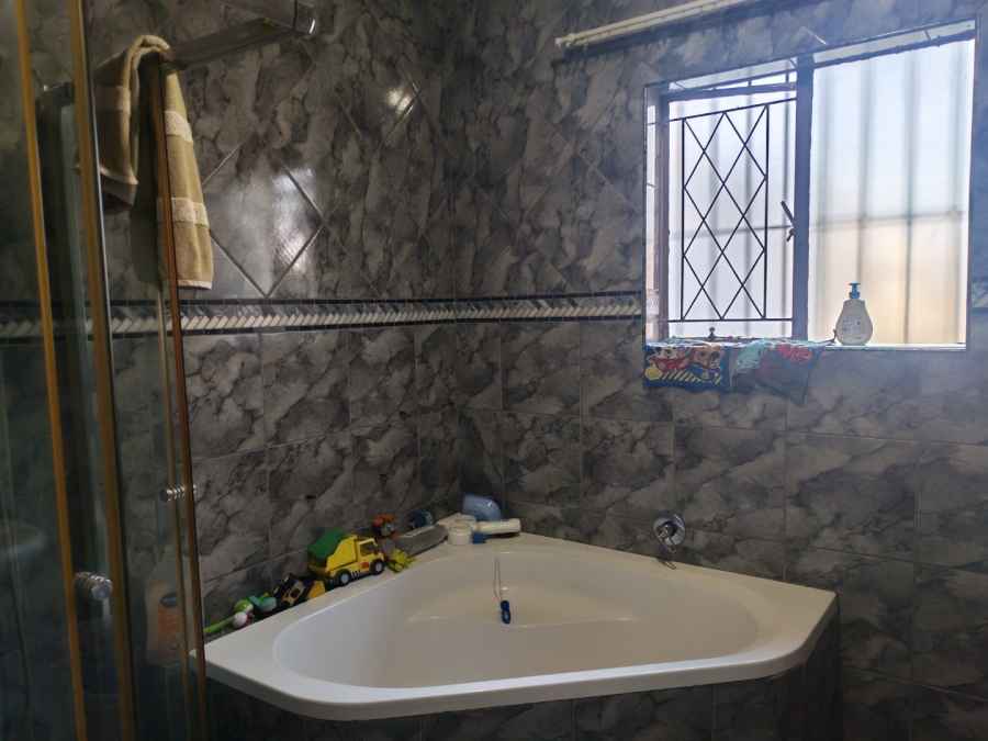 4 Bedroom Property for Sale in Villieria Gauteng