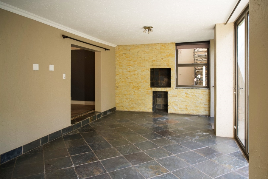4 Bedroom Property for Sale in Waterkloof Ridge Gauteng