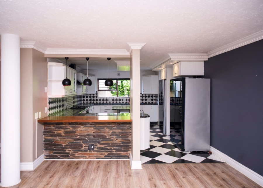 4 Bedroom Property for Sale in Waterkloof Ridge Gauteng