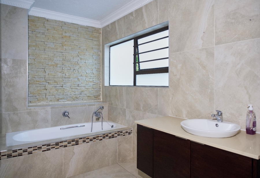4 Bedroom Property for Sale in Waterkloof Ridge Gauteng