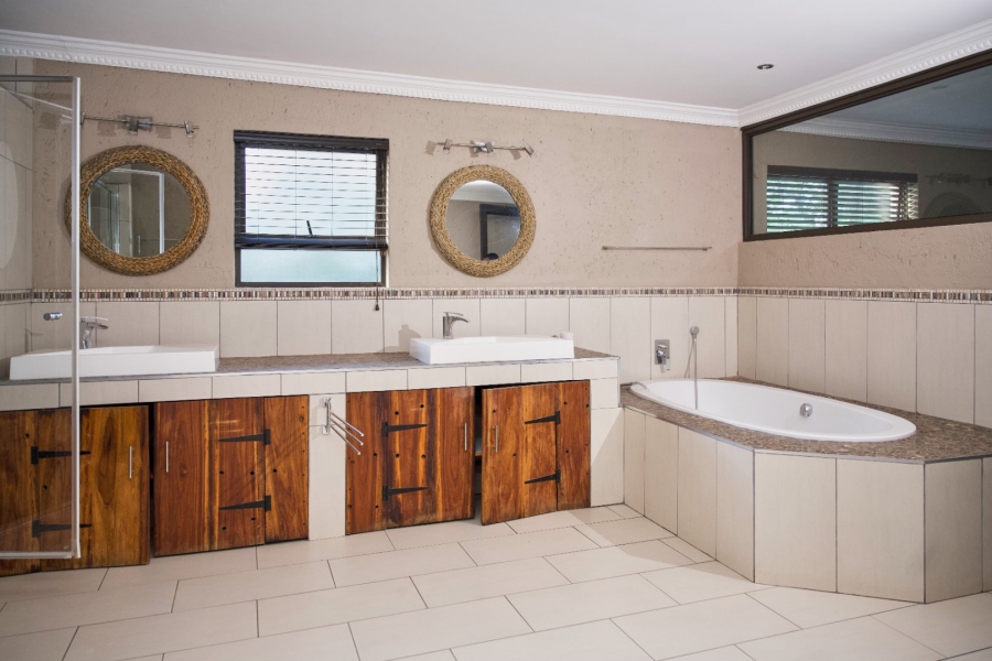 4 Bedroom Property for Sale in Waterkloof Ridge Gauteng