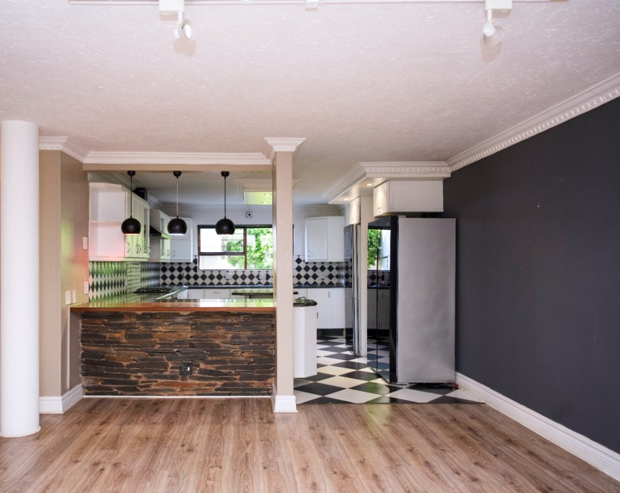 4 Bedroom Property for Sale in Waterkloof Ridge Gauteng