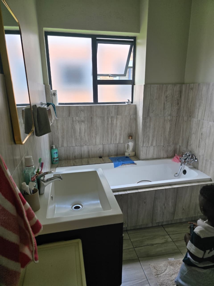To Let 3 Bedroom Property for Rent in Noordwyk Gauteng