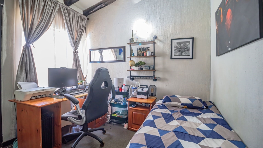 7 Bedroom Property for Sale in Mayberry Park Gauteng