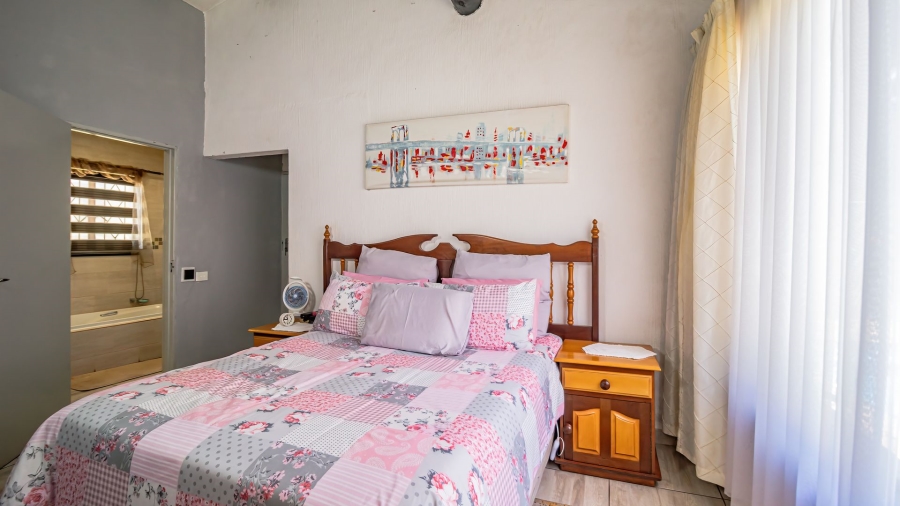 7 Bedroom Property for Sale in Mayberry Park Gauteng